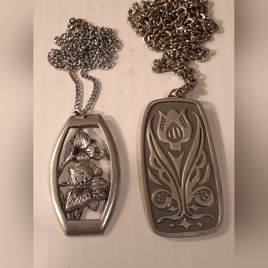 Pewter Jorgen Jensen Danemark ,Ont Trilium Swatson Pewter Pendants